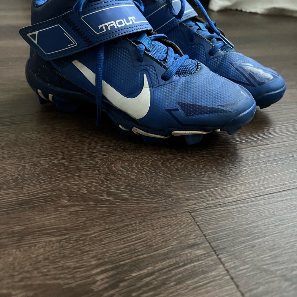 Nike Blue baseball cleats  with Synthetic Upper and Traction Sole